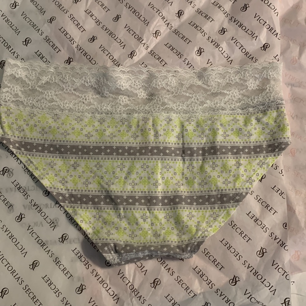 Victoria Secret - Picture 9 of 9